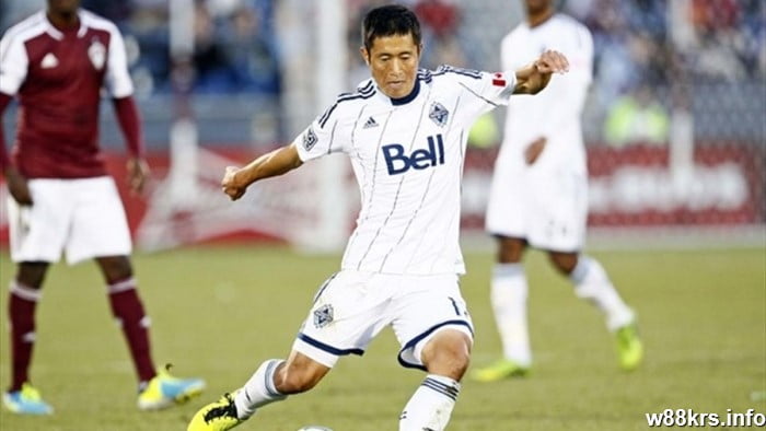 축구선수이영표는 누구예요?