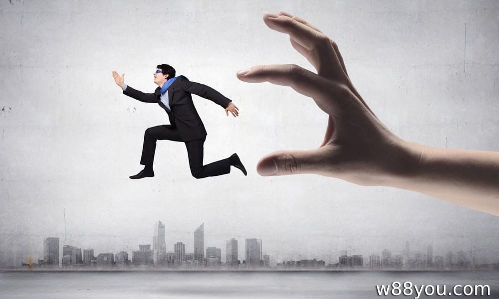 도망치는 꿈을 꾸지만 도망칠 수 없다