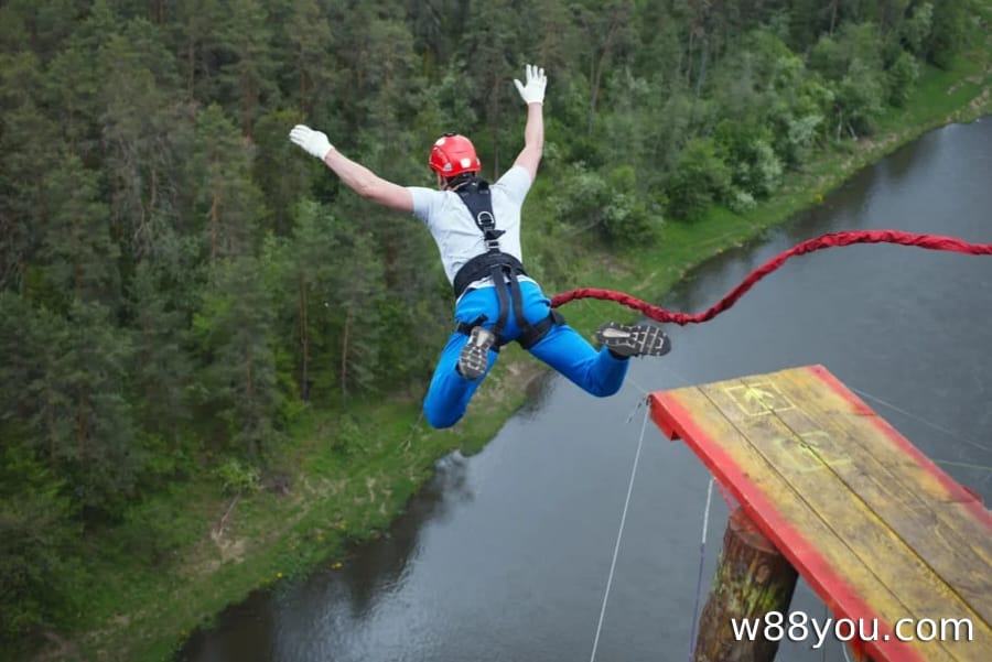 높은 곳에서 뛰어내리는 동작
