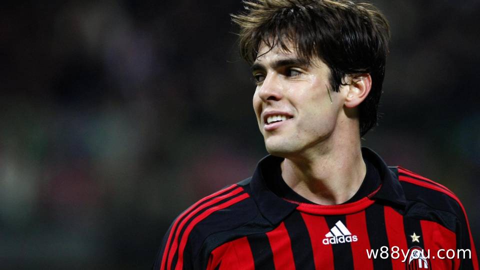 카카 – 2007년 발롱도르 수상으로 선수 경력의 정점을 맞이했습니다