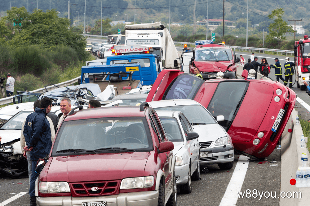 여러 건의 사고나 혼잡한 교통 상황을 꿈꾸는 것