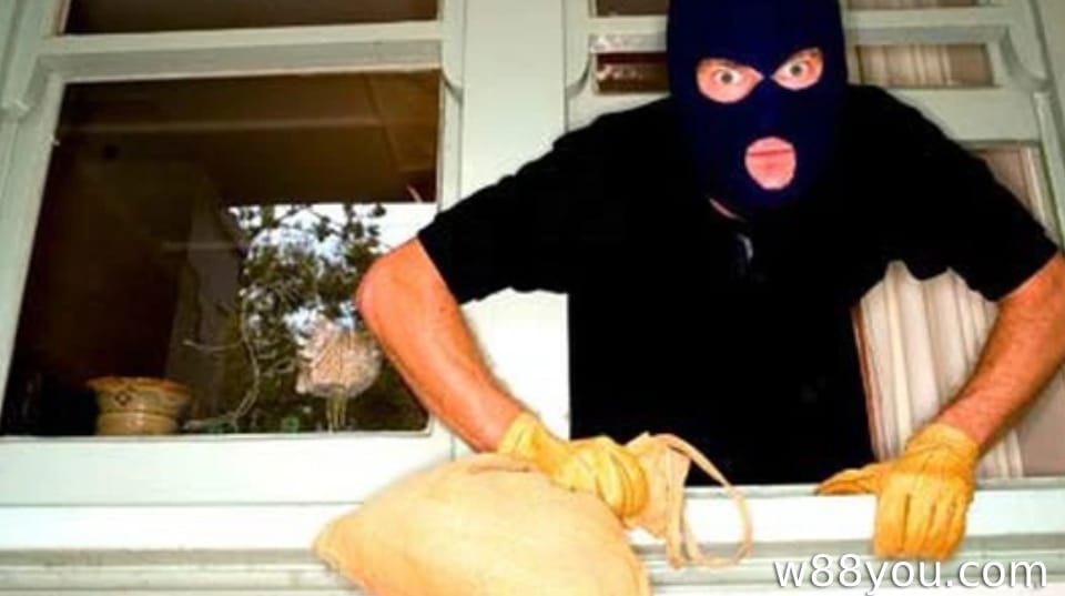 도둑이 소지품 훔치는 꿈