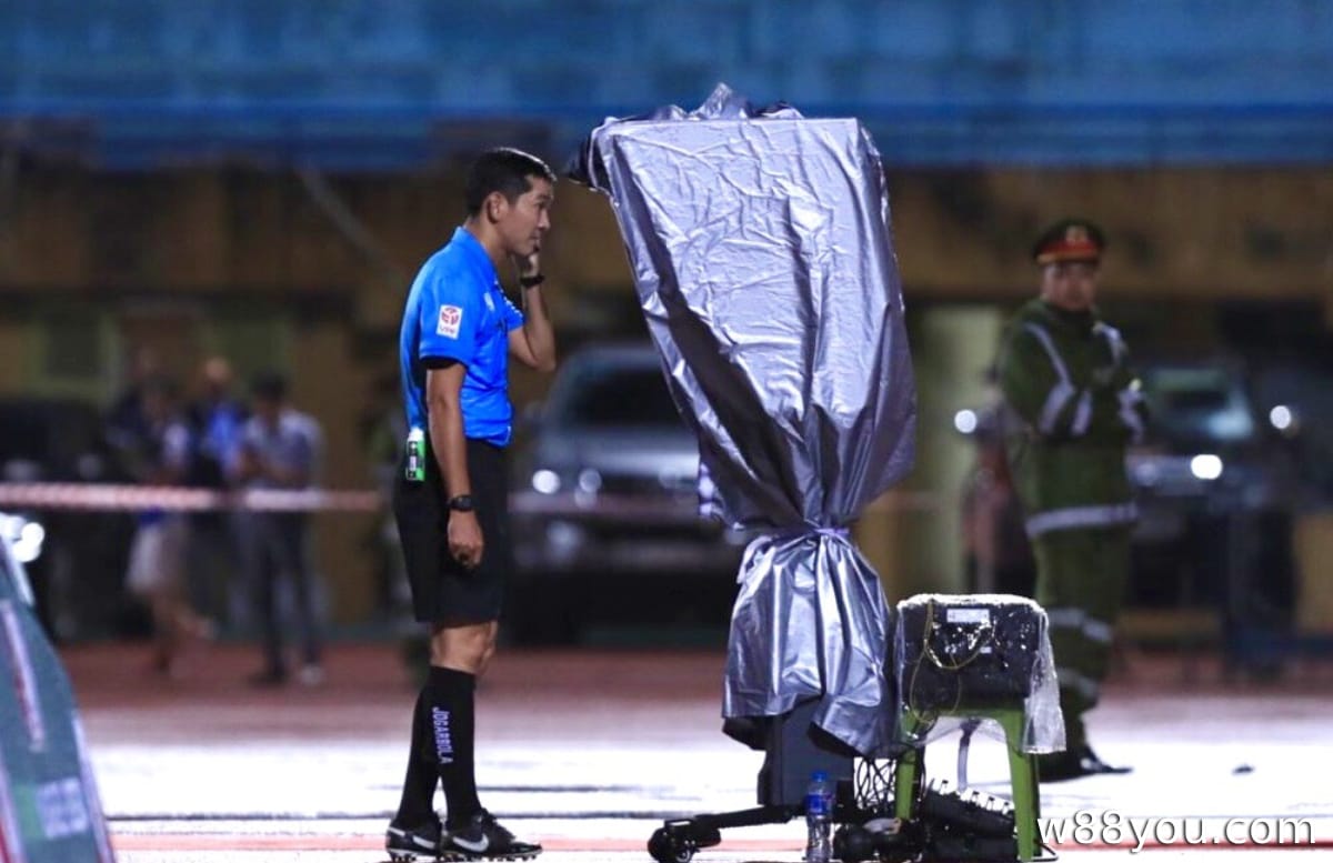 VAR은 어떤 상황에서 개입하나요?